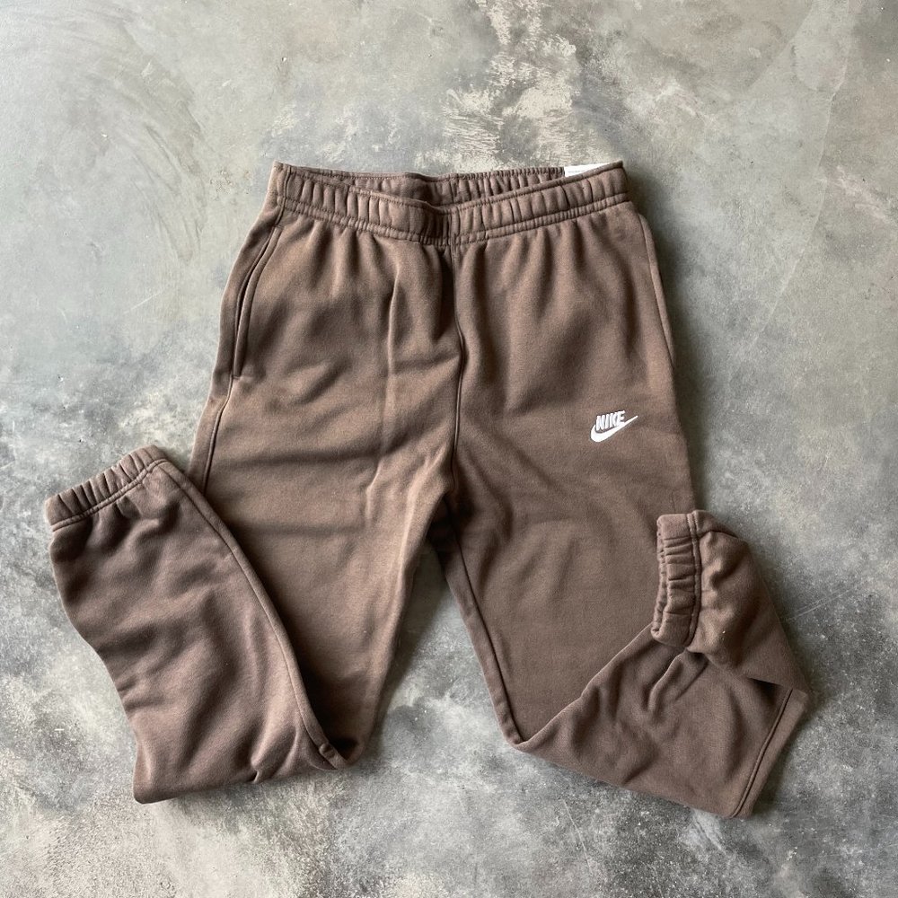Nike Sportswear Club Fleece Joggers Mens Size Medium Color Ironstone